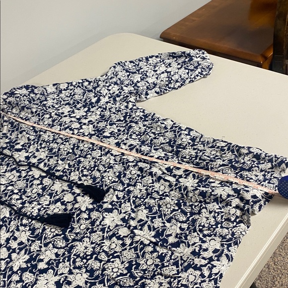 Falls Creek Navy and White Floral Blouse - Picture 6 of 10